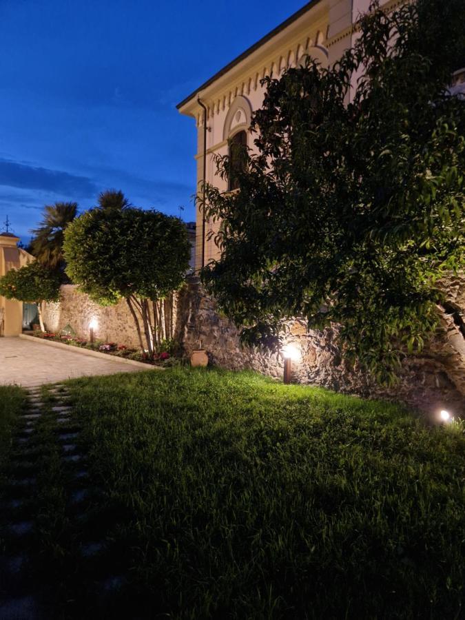 Serra Di Mare Casa Con Giardino Livorno Esterno foto