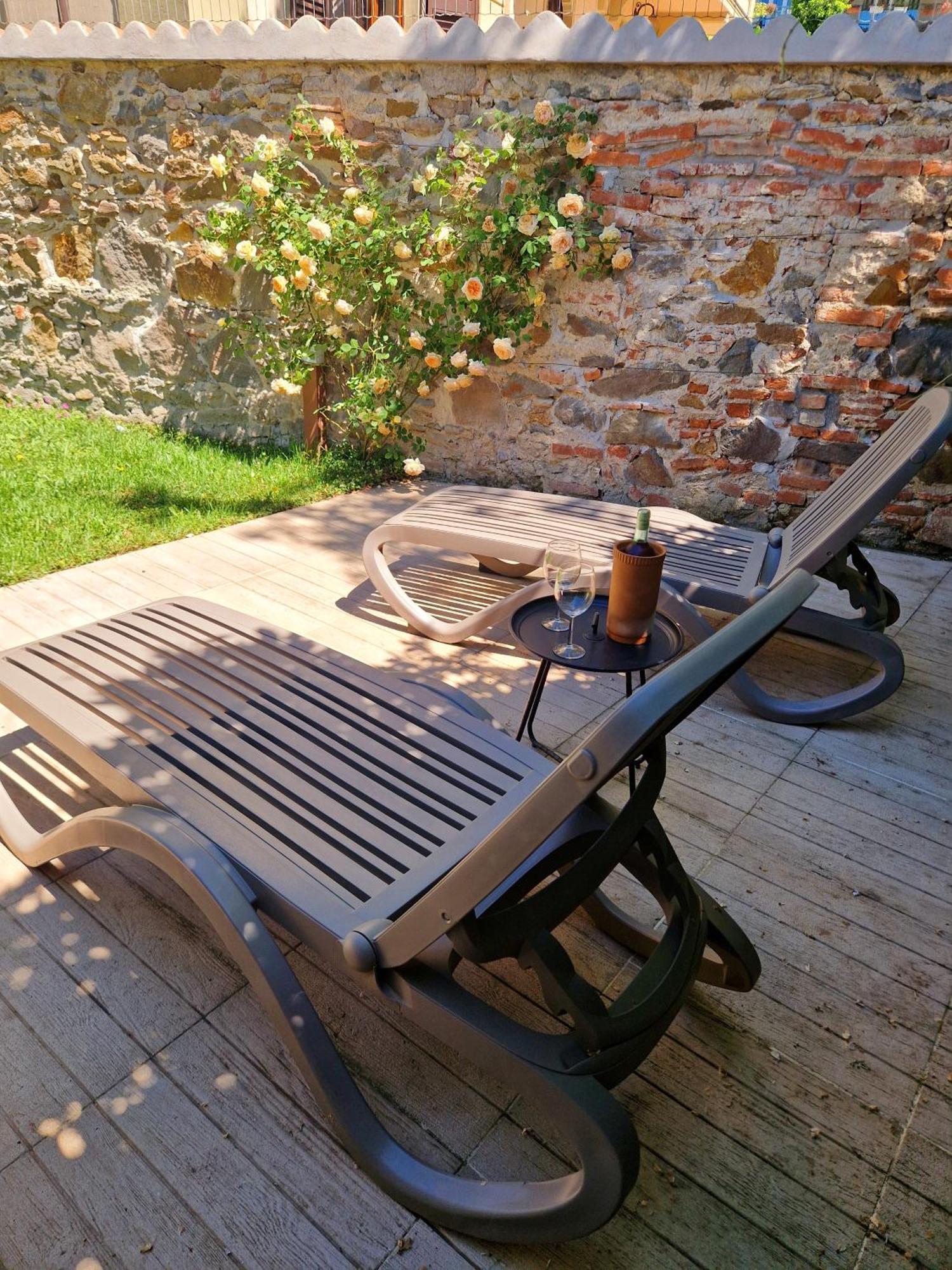 Serra Di Mare Casa Con Giardino Livorno Esterno foto
